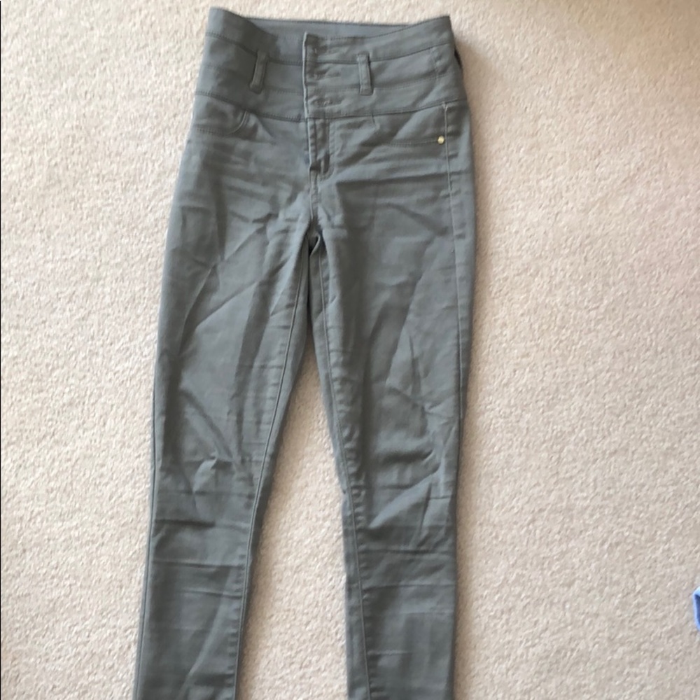 High waisted jeans